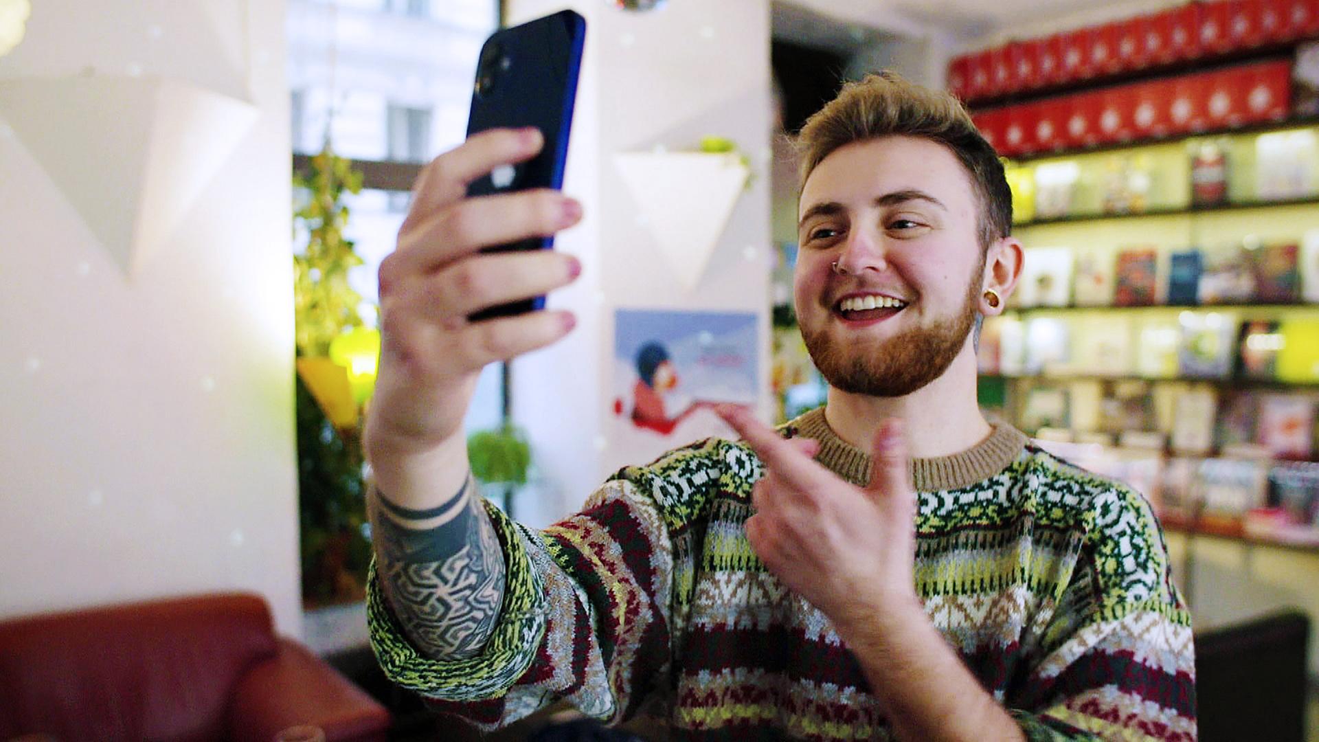 TikToker Danny bei TikTok-Video Produktion