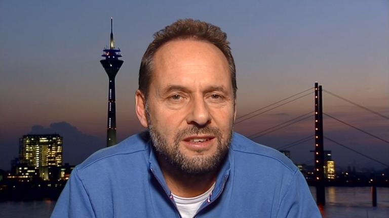 Der Regisseur Markus Vetter, Mann mit hoher Stirn, kurzen Haaren und Bart.