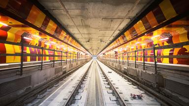 Key Visual/Cover Sendereihenbild ohne Typo zu "Metrokosmos".