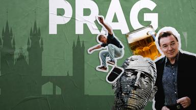Großer weißer Schriftzug "PRAG" auf grünem, plakatähnlich strukturiertem Hintergrund. Davor Collage mit springender Skateboardfigur, schrägem Skateboard, Bierglas, metallischer Kopfskulptur und Porträtaufnahme; im Hintergrund stilisierte Silhouette mit Kirchtürmen und historischen Gebäuden. 