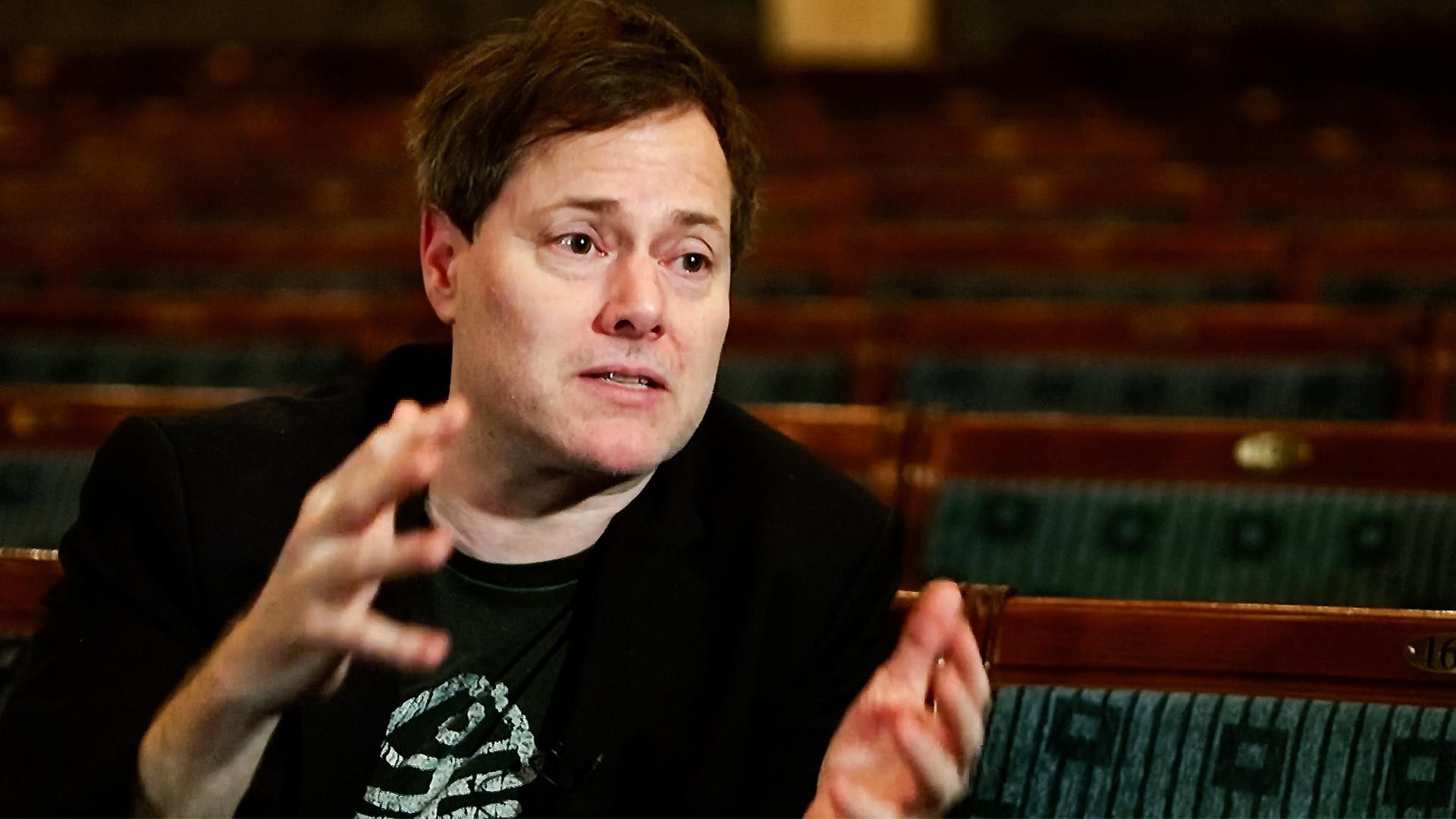 Theater des Skandals – Milo Rau und die Bühne als Brennpunkt 