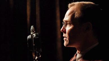 Dietrich Bonhoeffer wird von Matthias Koberlin gespielt.