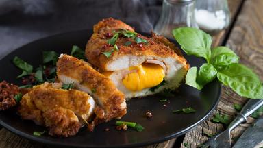 Nahaufnahme eines angerichteten Tellers.