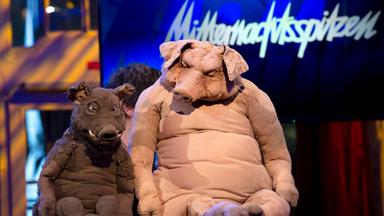  Puppenspieler Michael Hatzius lässt die Schweine Torsten und Steffi sprechen.