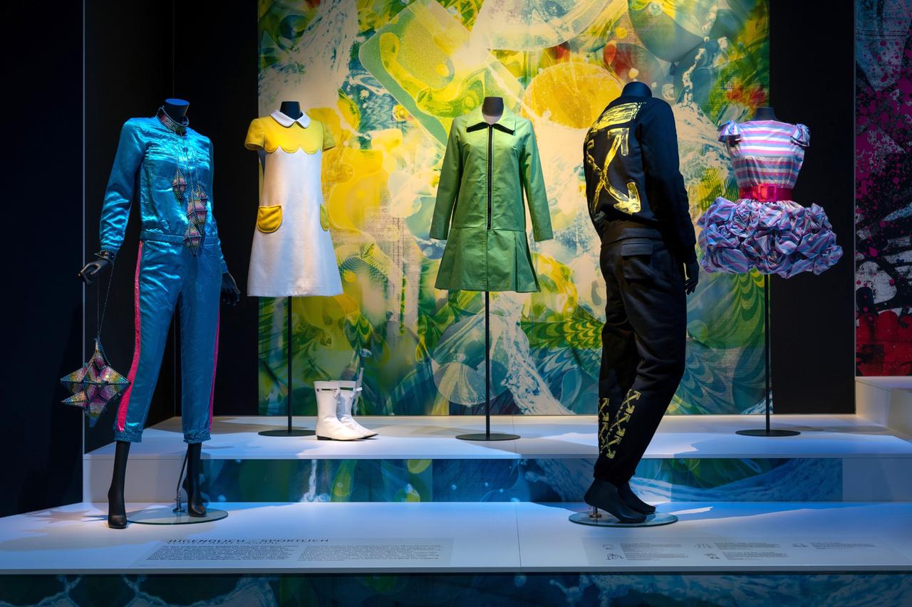 Ausstellung 'Fashion - Was Mode zu Mode macht'.