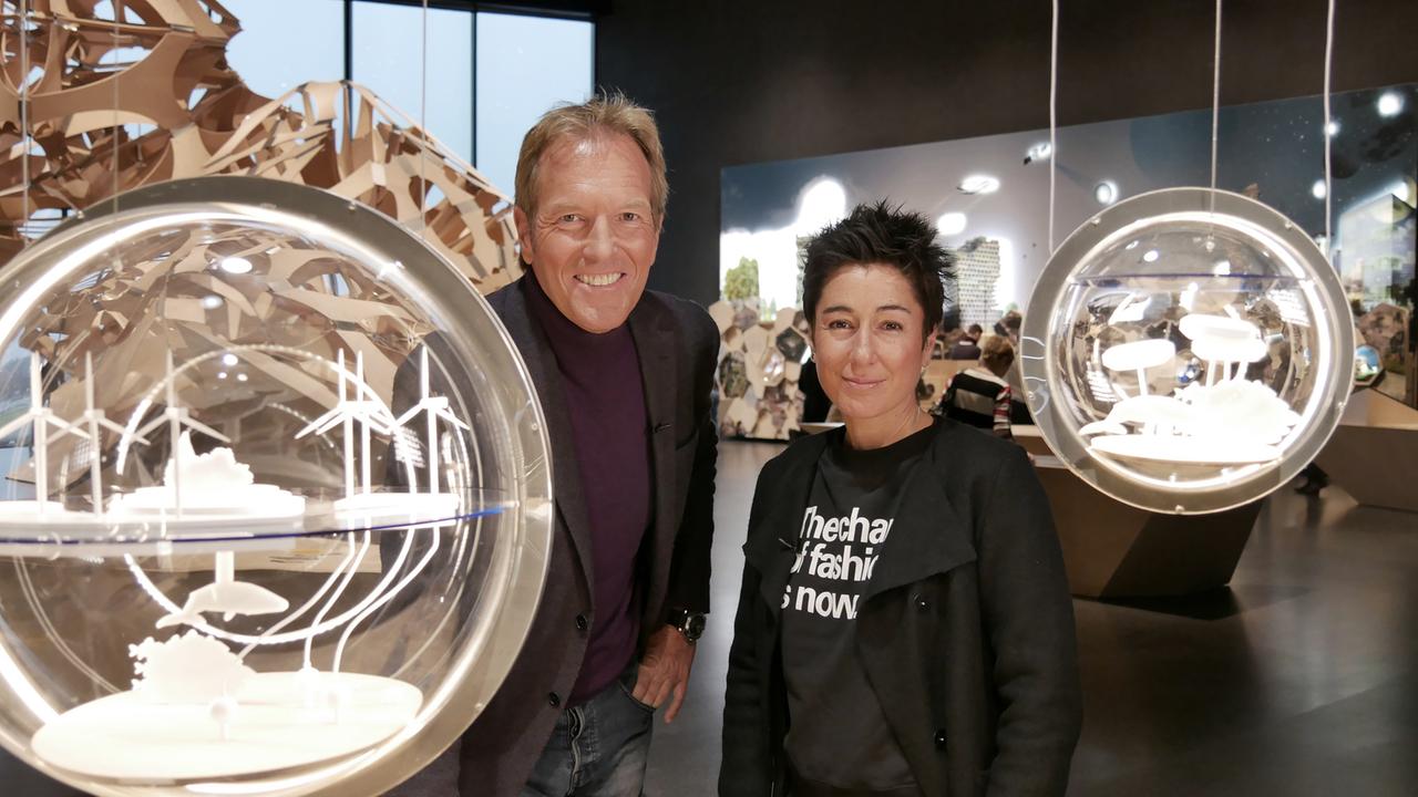 Markus Brock mit Dunja Hayali im Futurium Berlin 6.