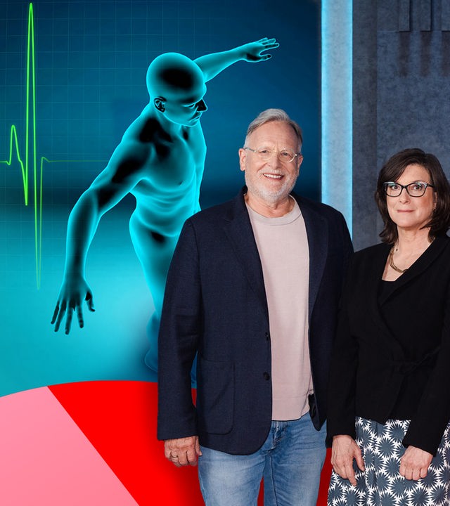 Moderatorin Alena Buyx im nano talk studio mit ihren Gästen
