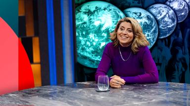 Moderatorin Stephanie Rohde am Tisch