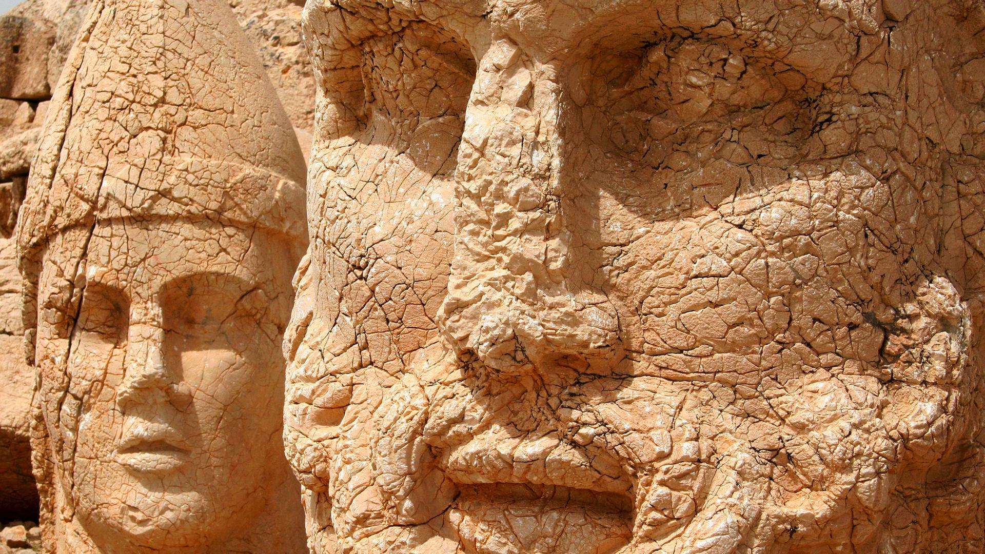 Westterrasse - Herakles-Artagnes-Ares mit Apollon 