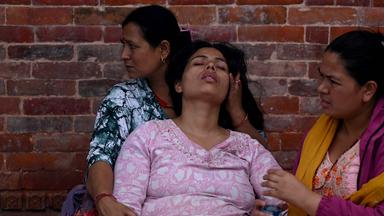 Nepal: Menschen in Trauer