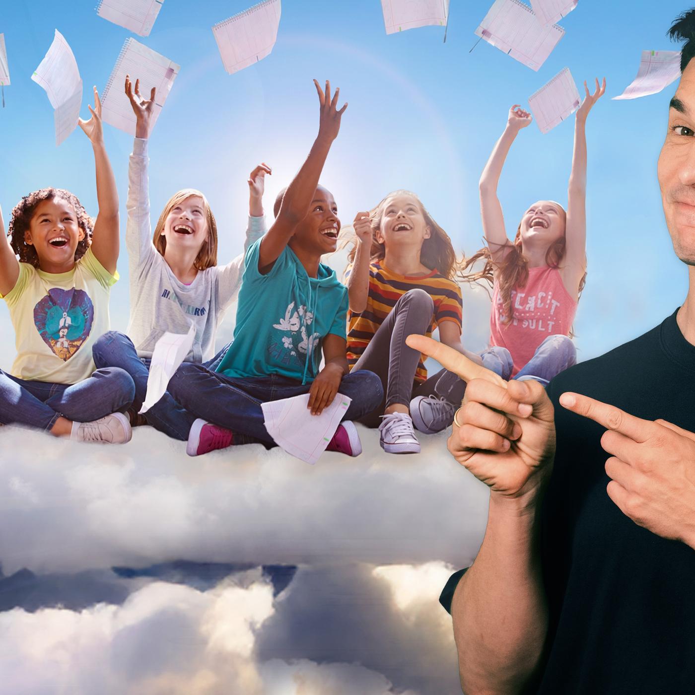 Eric Meyer zeigt auf Kinder, die auf Wolken sitzen