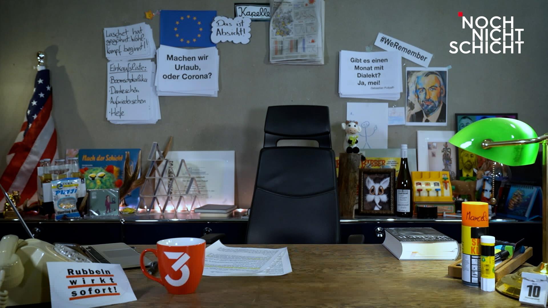 Das Bild zeigt Sebastian Pufpaff am Set von Noch nicht Schicht.