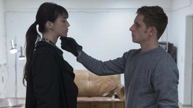 Joe (Charlotte Gainsbourg), die in ihrer Beziehung nicht mehr glücklich ist, sucht Befriedigung bei dem Sadisten K (Jamie Bell).