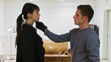 Joe (Charlotte Gainsbourg), die in ihrer Beziehung nicht mehr glücklich ist, sucht Befriedigung bei dem Sadisten K (Jamie Bell).