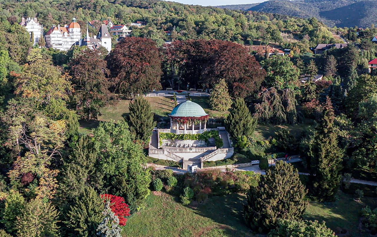 Gartenpavillon aus der Luft gesehen