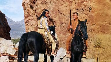 Old Shatterhand (Lex Barker) und Winnetou (Pierre Brice) auf Pferden