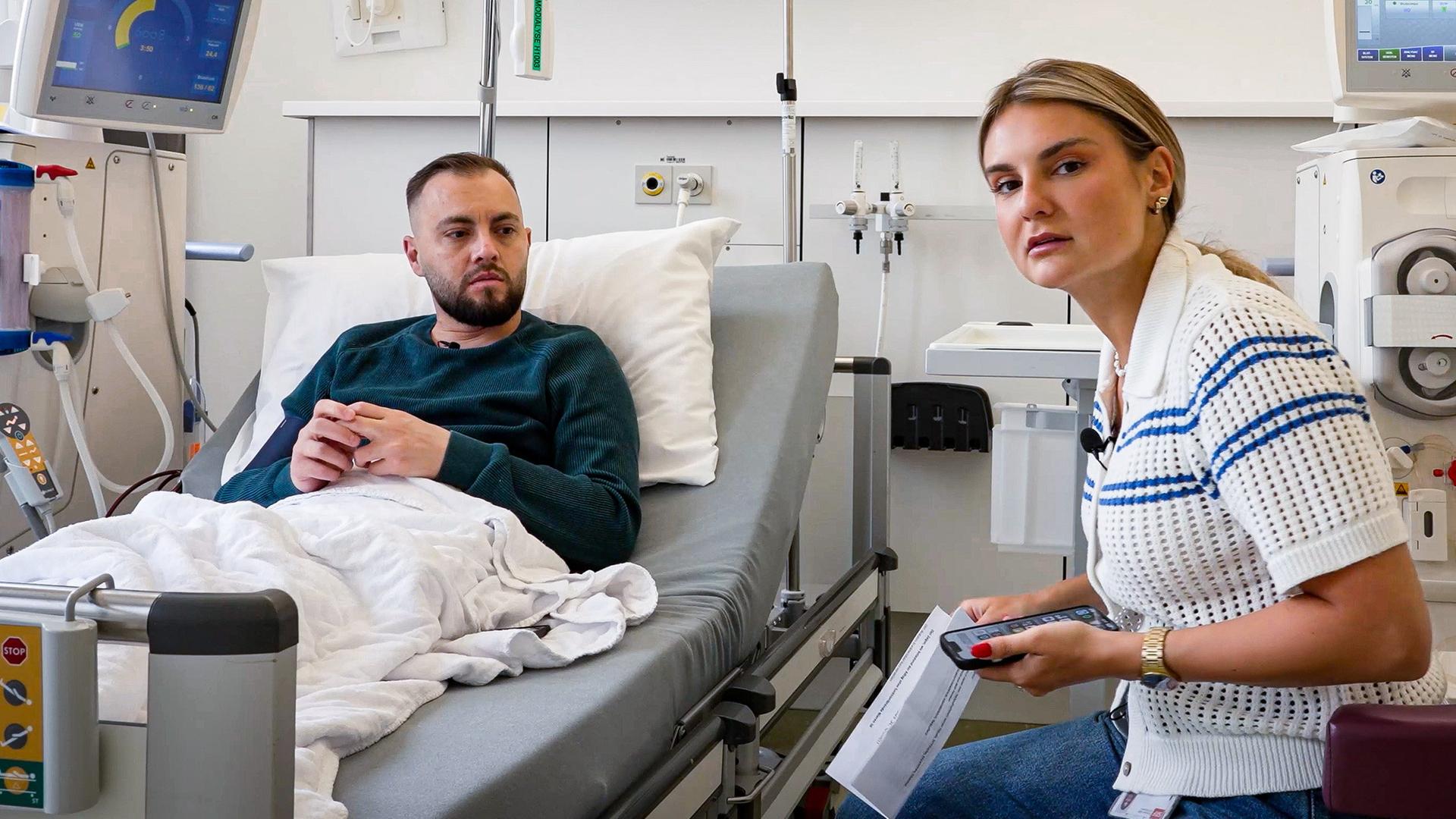 Ardishir Krasniqi mit «rec.»-Reporterin Elma Softic: Er wartet seit fünf Jahren auf eine neue Niere.