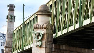 Stadtbahnbrücke beim Gaudenzdorfer Gürtel in Wien