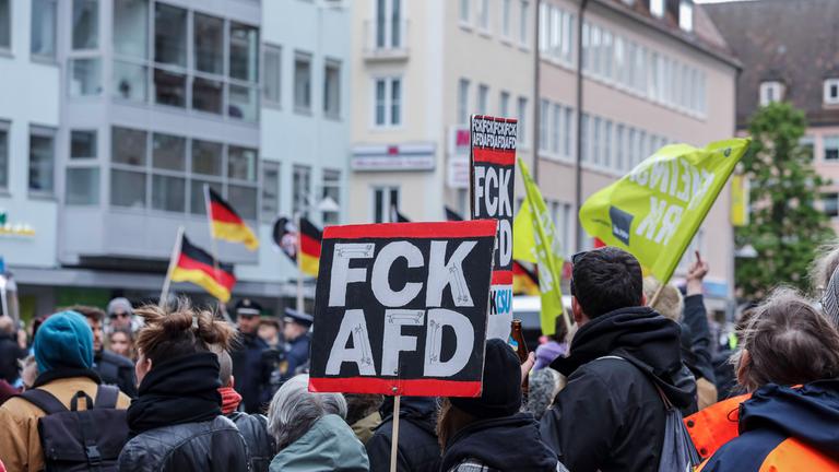 Wie mit der AfD umgehen? Gespräch mit Hendrik Cremer