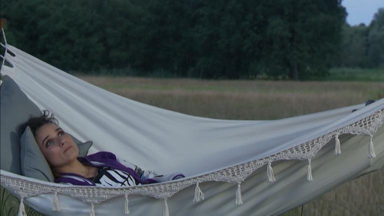 Sookee in der Hängematte