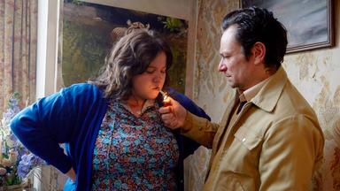 Liz (Ella Smith) und Ray (Justin Salinger) haben so viel mit sich selbst zu tun, dass kaum mehr Aufmerksamkeit für die Söhne bleibt