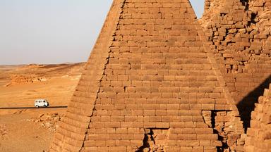 Nubische Pyramiden am heiligen Berg Gebel Barkal im Sudan.