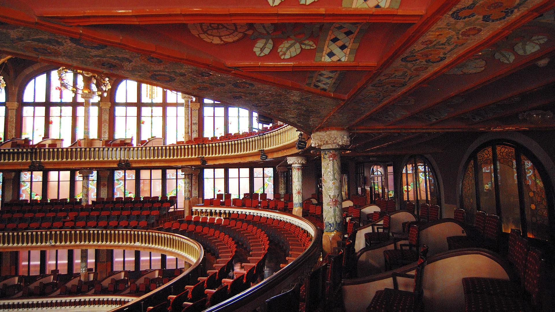 Ein großer Konzertsaal.