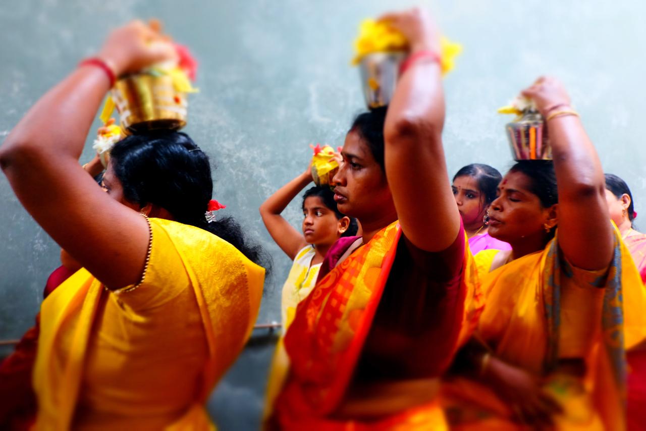 Tanzende Frauen im Sri Navasakthi Vinayagar Temple, Mahé
