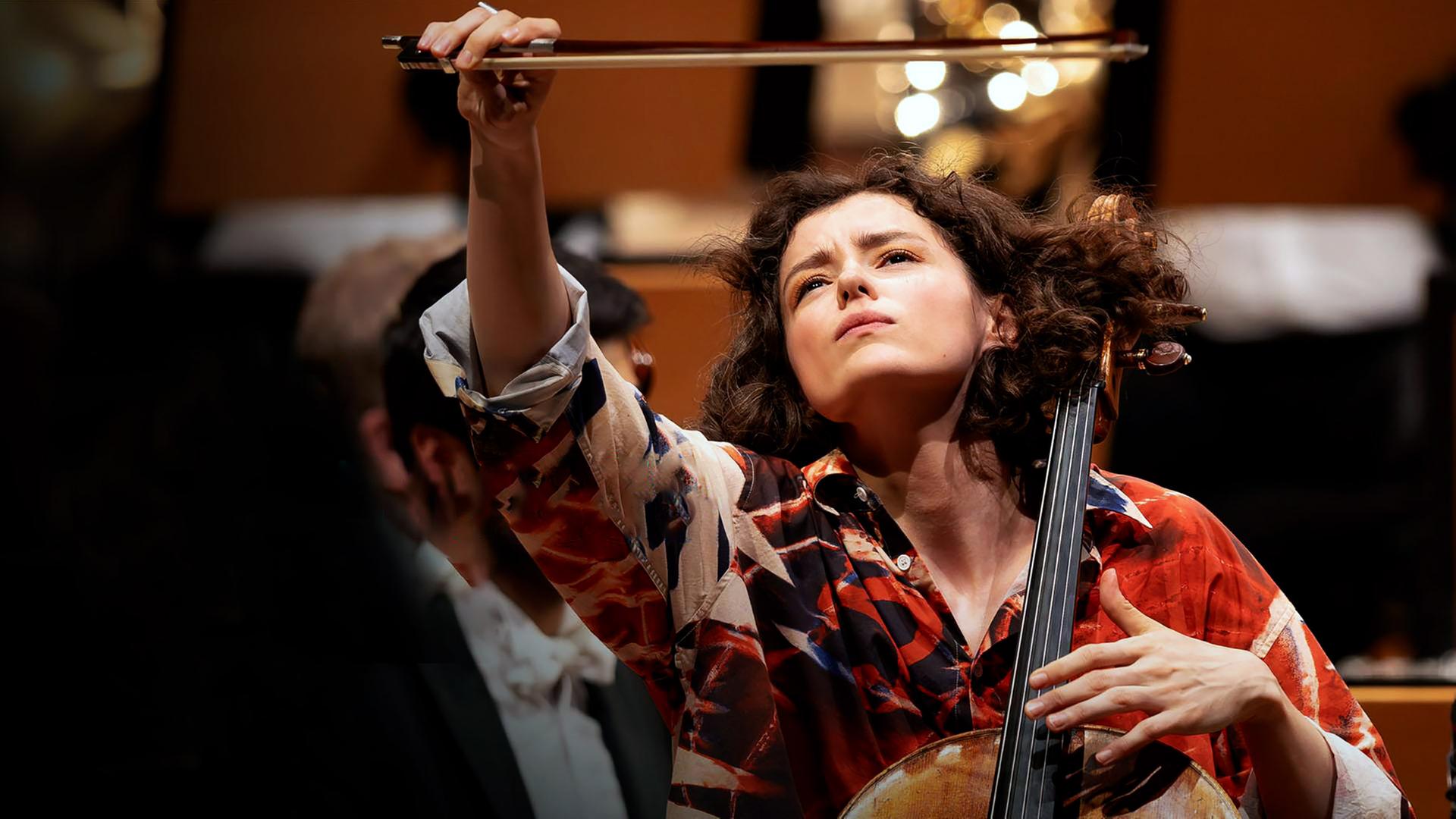 Anastasia Kobekina spielt Dvořáks Cellokonzert mit dem NDR EO unter Karina Canellakis.
