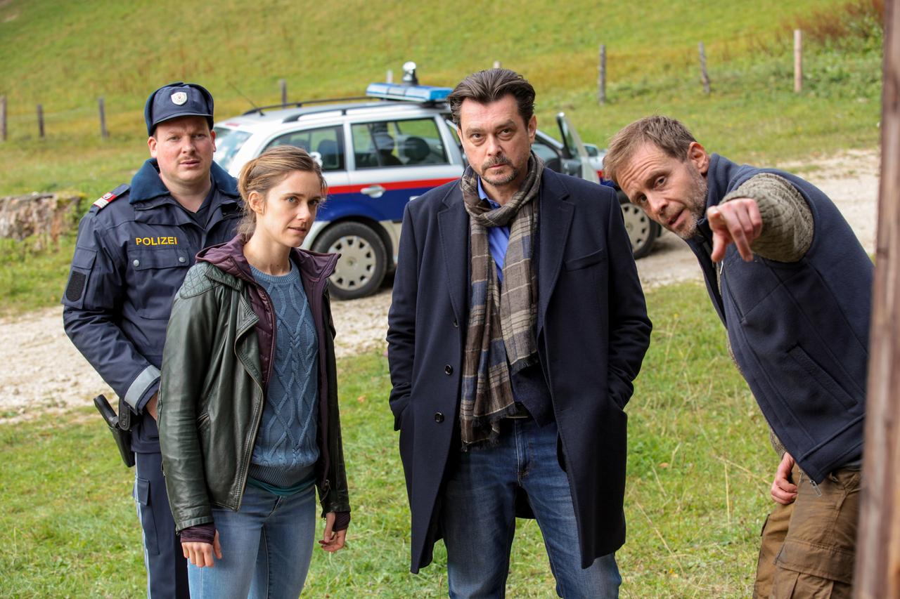 Im Bild (v.li.): Holger Schober (Ferdinand Franz), Miriam Stein (Sandra Mohr), Hary Prinz (Sascha Bergmann), Julian Weigend (Veit Schindler)