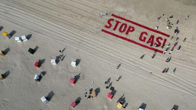 Strand von Borkum: Fridays-for-future-Protest gegen Gasbohrungen in der Nordsee