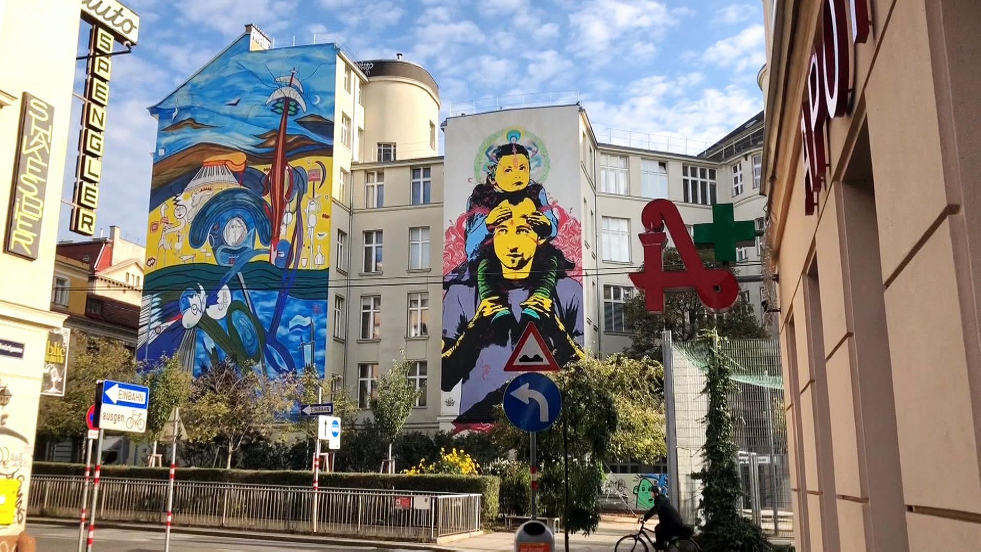 Bemalte Hausfassaden ("Murals")  - wie hier etwa von "Stinkfish" in der Hofmühlgasse - machen Wien seit Jahren bunter.