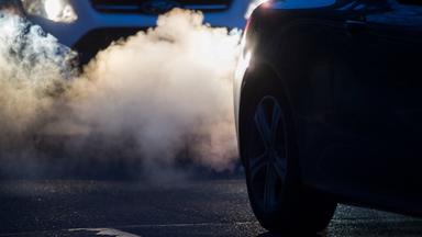 Luftverschutzung durch Autoabgase