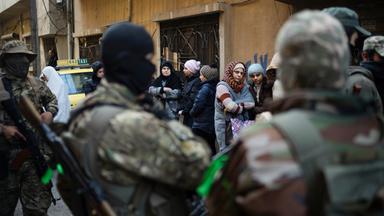 Syrien: neue Machthaber verfolgen Assad-Anhänger