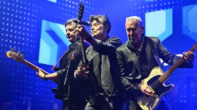 The Hooters auf der Bühne.