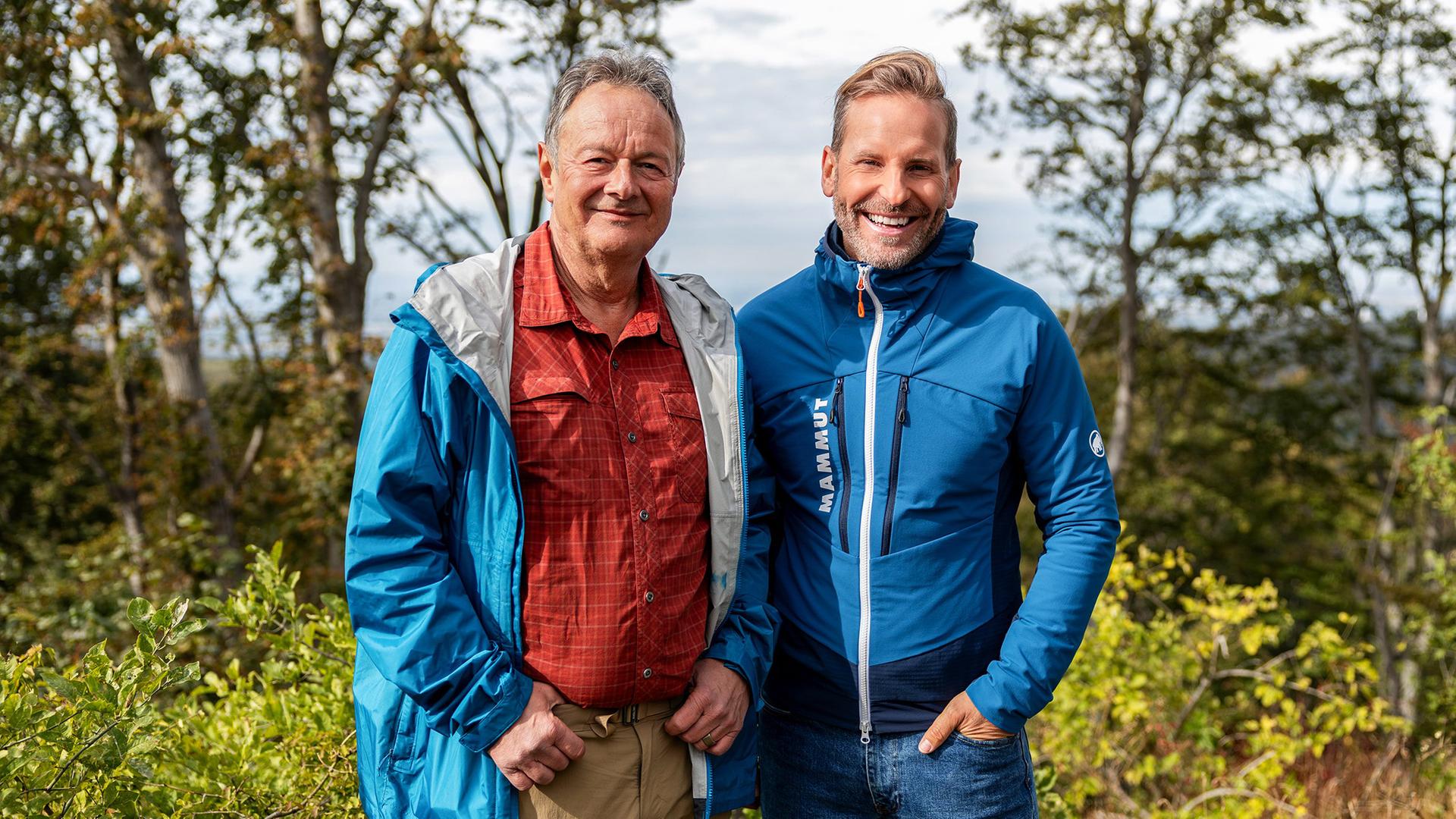 Thomas Bucheli, Leiter SRF Meteo, und Sebastian Weber, Chefmeteorolge Servus TV, erforschen das Alpenwetter.