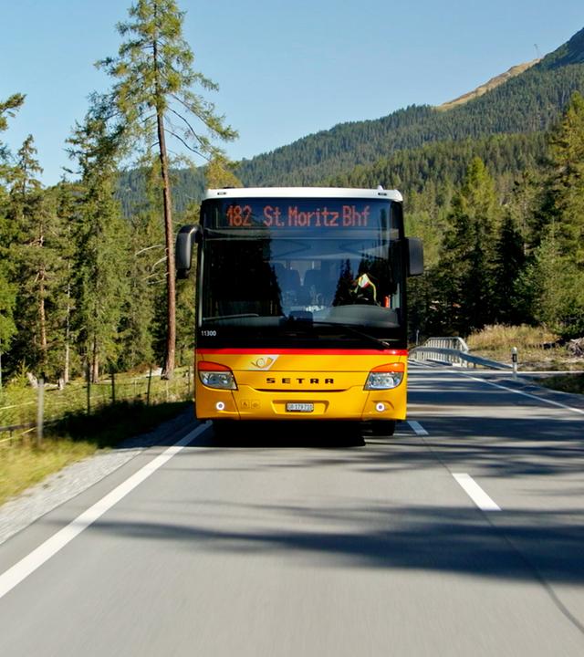 Das Postauto von Chur über den Julier nach St.Moritz