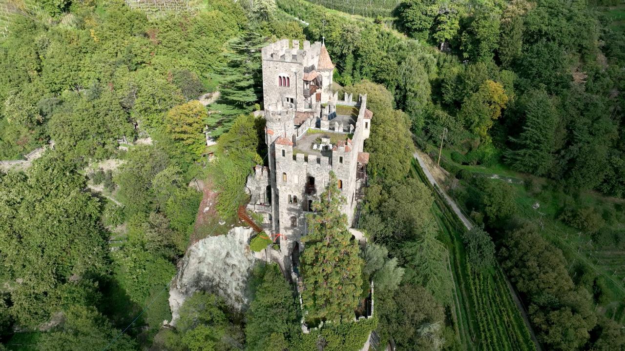 Luftaufnahme einer Burg