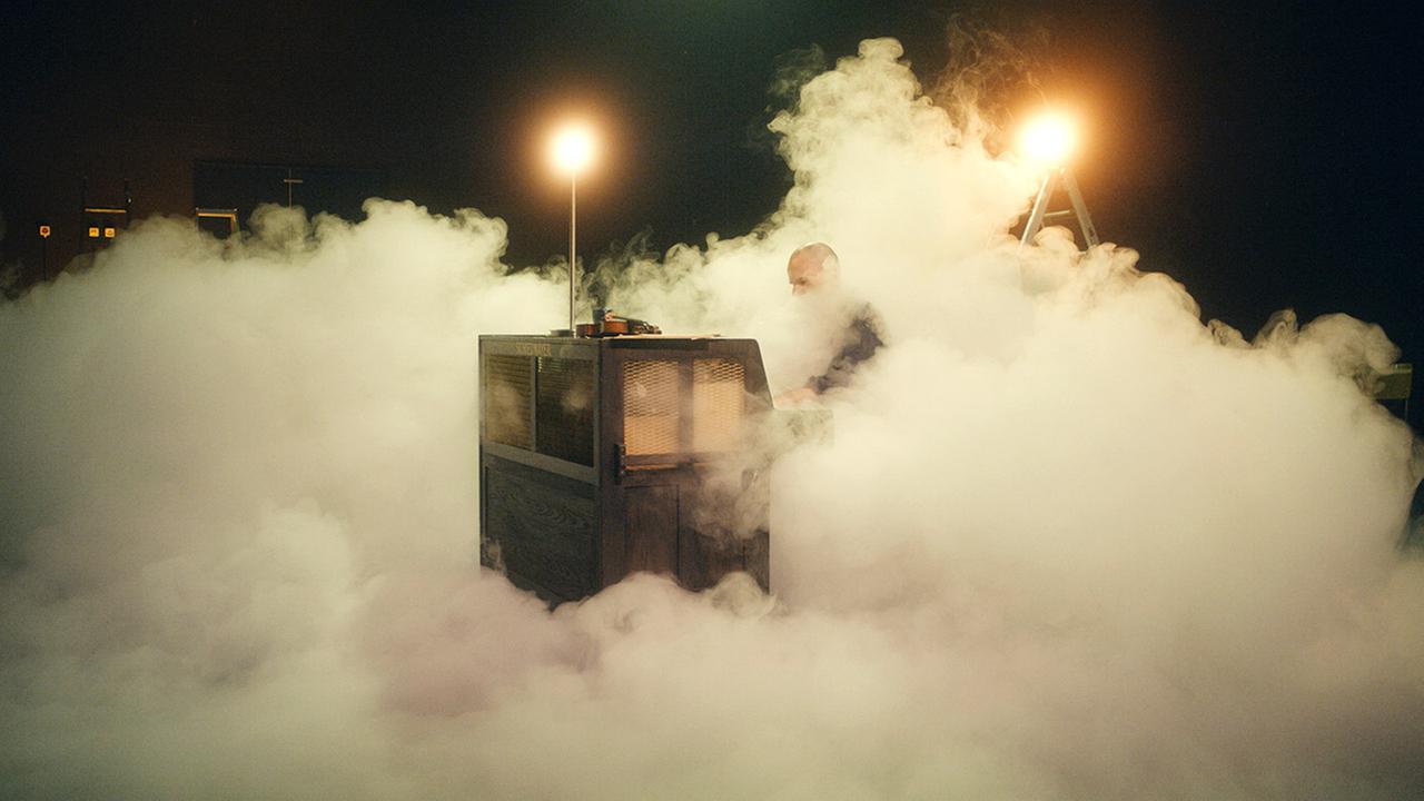 Kurzfilm Gaab: Girl from the Fog Machine Factory