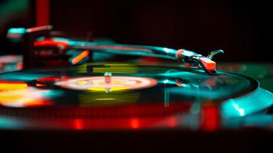 Plattenteller im Club