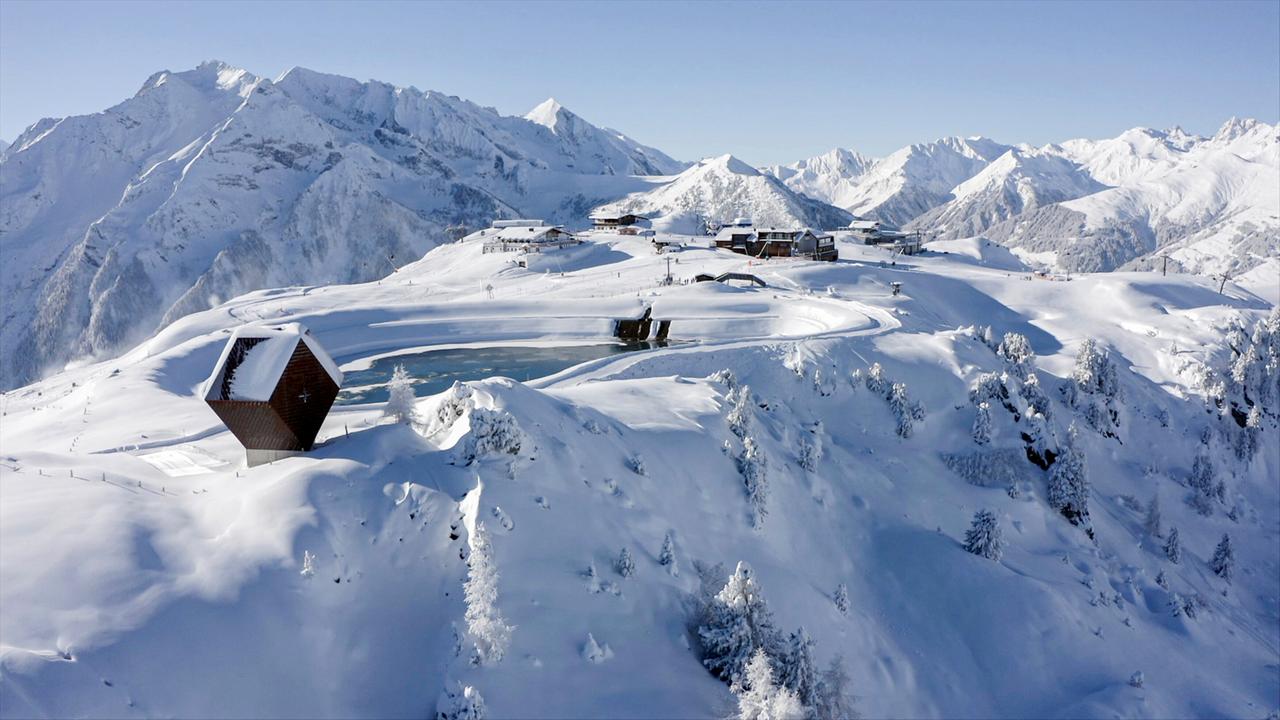 Verschneite Landschaft in den Alpen