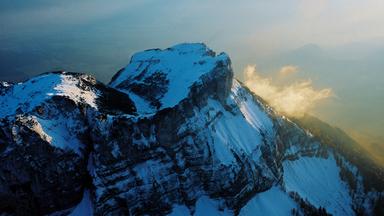 In Folge drei von Klammers Entdeckungsreise zu den heimatlichen Landschaftsschönheiten geht es zum steirischen Erzberg, nach Brunnsee, nach Pöllau und zum Pöllauberg
