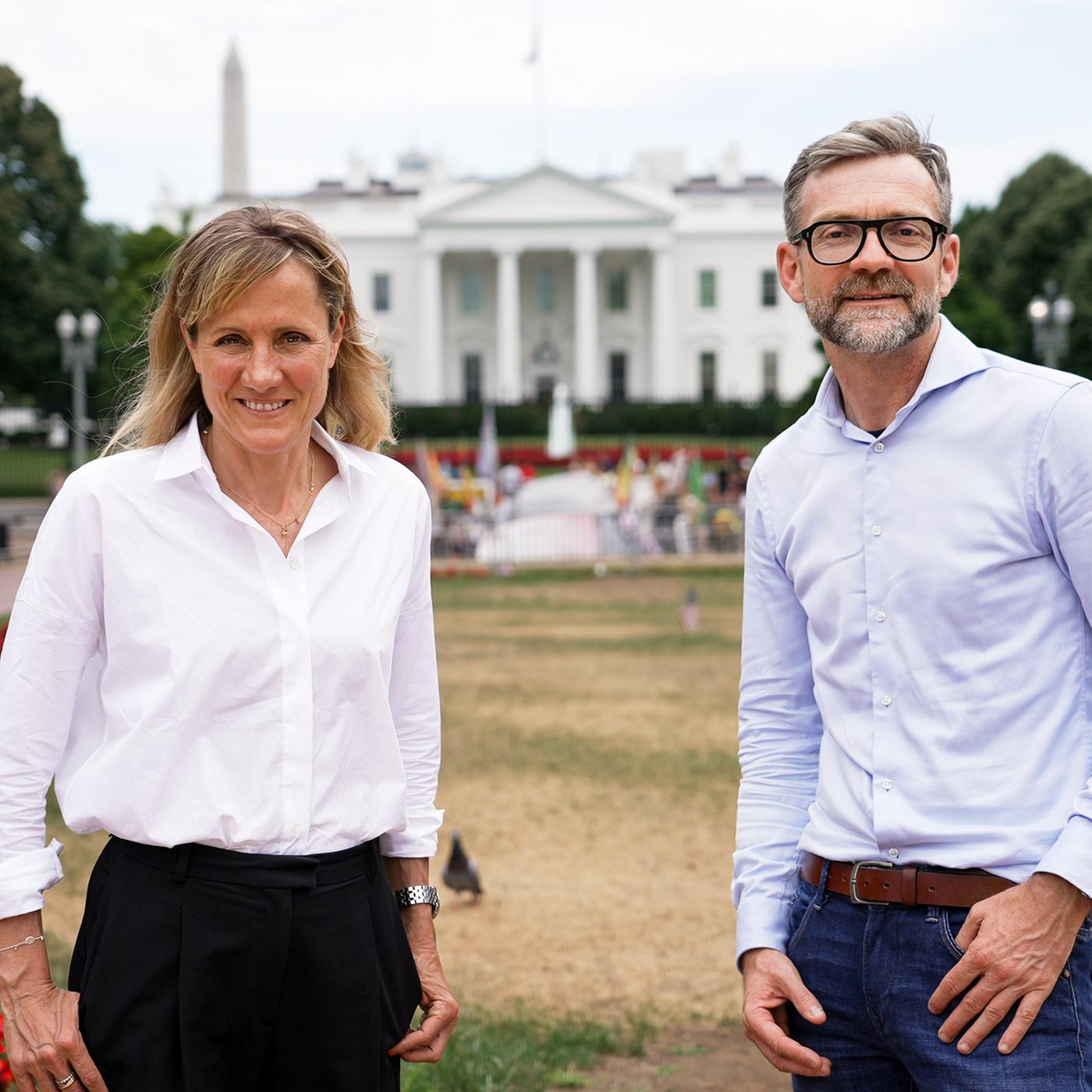 Peter Düggeli und Barbara Lüthi vor dem Weissen Haus, Washington