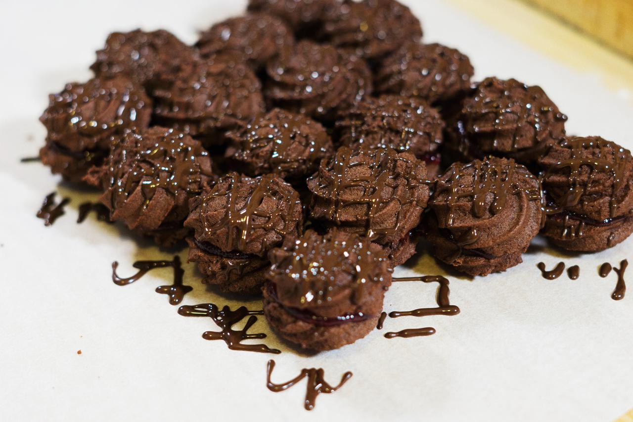 Fertiges Schokoladespritzgebäck, Hetzmannsdorf, Weinviertel