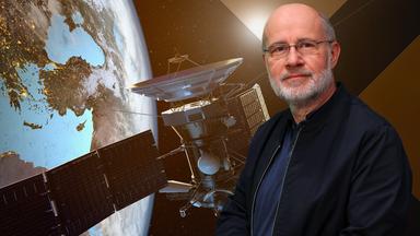 Harald Lesch vor GPS-Satellit.