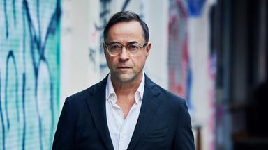 Joachim Vernau (Jan Josef Liefers)