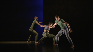 Vertikal - Mourad Merzoukis Tanz gegen die Schwerkraft