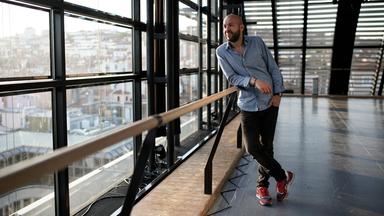 Vertikal - Mourad Merzoukis Tanz gegen die Schwerkraft