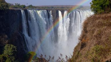 Die Victoriafälle des Fluss Sambesi in Afrika 