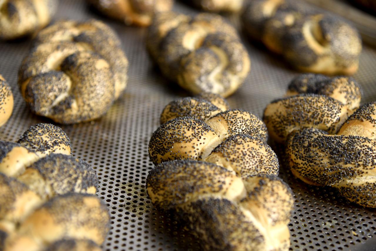 Das Mohnflesserl der Bäckere Kasses in Thaya im Waldviertel darf im Brotkorb nicht fehlen. 